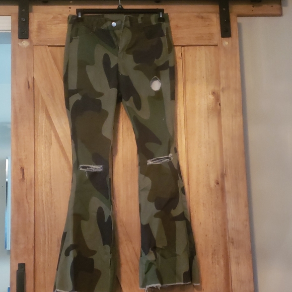 Jeans - Picture 1 of 3